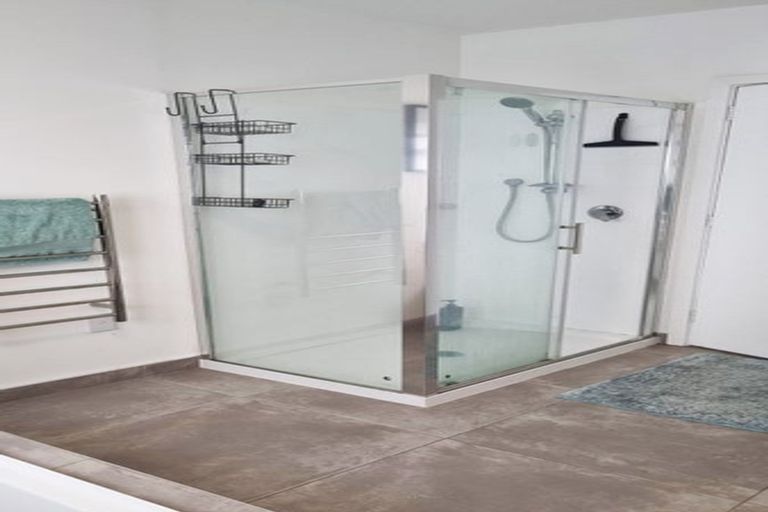 Photo of property in 37 Cuffs Road, Wainoni, Christchurch, 8061