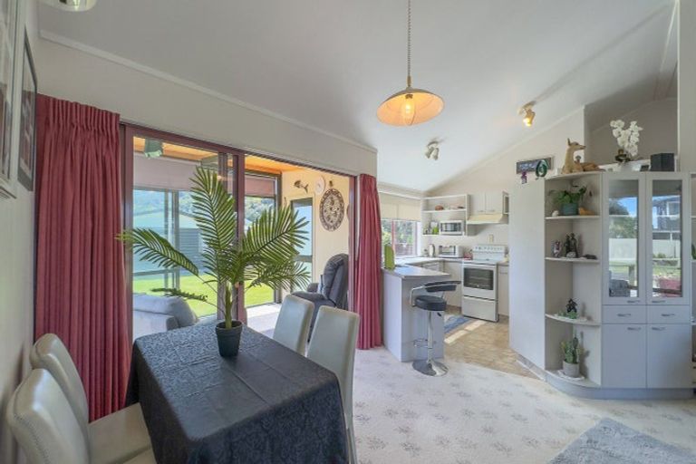 Photo of property in 6 Seaview Avenue, Te Puru, Thames, 3575