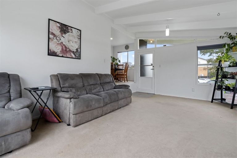 Photo of property in 6 Chisholm Place, Mangere East, Auckland, 2024