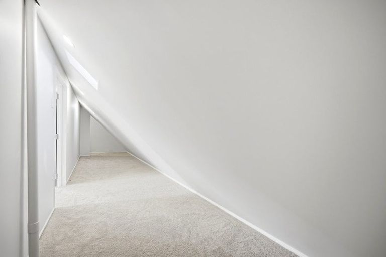 Photo of property in 10 Tusac Place, Totara Vale, Auckland, 0627