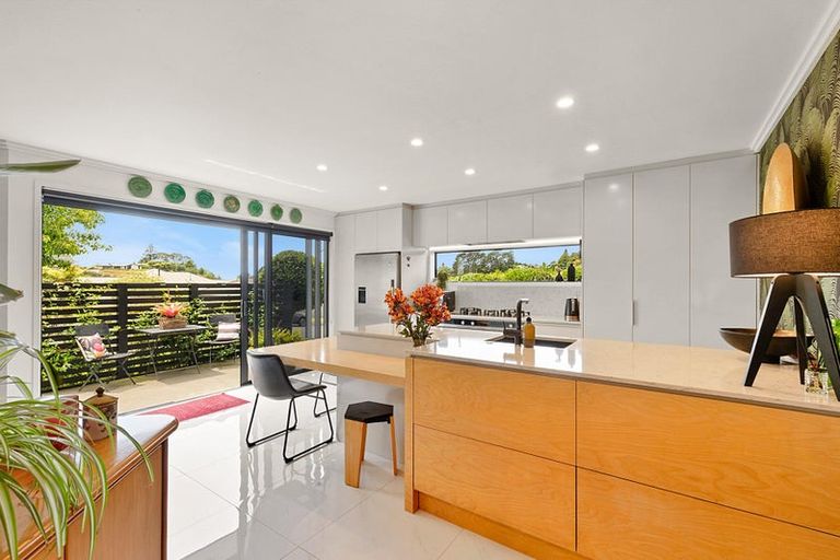 Photo of property in 3 Aderman Place, Hurworth, New Plymouth, 4310