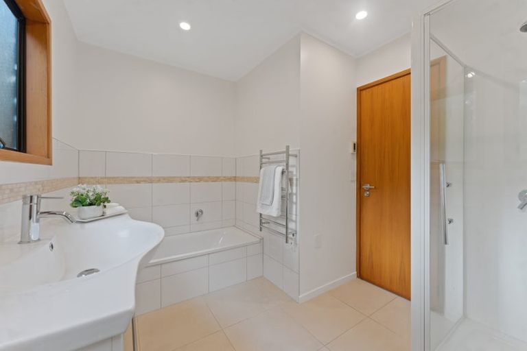 Photo of property in 1/23 Park Rise, Campbells Bay, Auckland, 0630