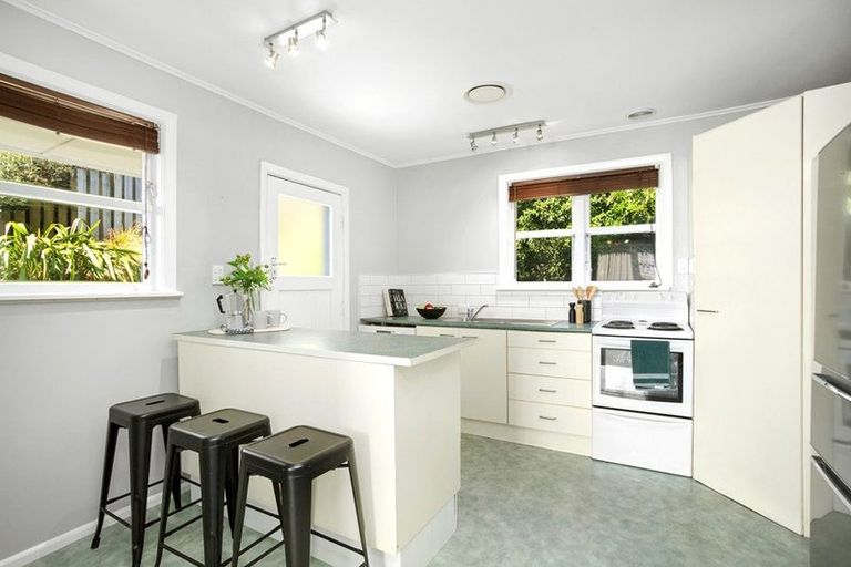 Photo of property in 46 Handyside Street, Tawa, Wellington, 5028