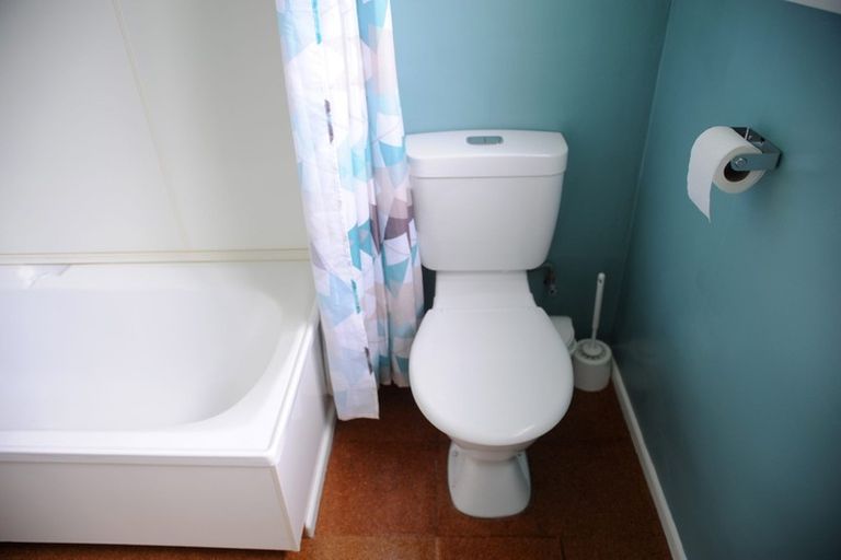 Photo of property in 32 Roseness Street, Palmerston, 9430