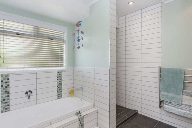 Photo of property in 320a Papamoa Beach Road, Papamoa Beach, Papamoa, 3118