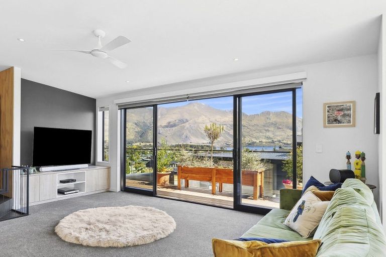 Photo of property in 9 Barclay Place, Wanaka, 9305
