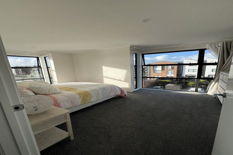 Photo of property in 32 Raranga Lane, Hobsonville, Auckland, 0616