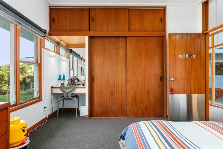 Photo of property in 43 Moana Road, Okitu, Gisborne, 4010