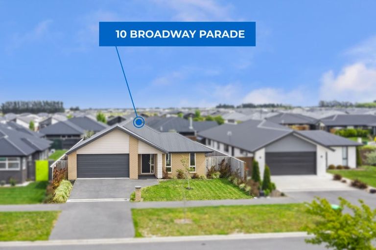 Photo of property in 10 Broadway Parade, Rolleston, 7615