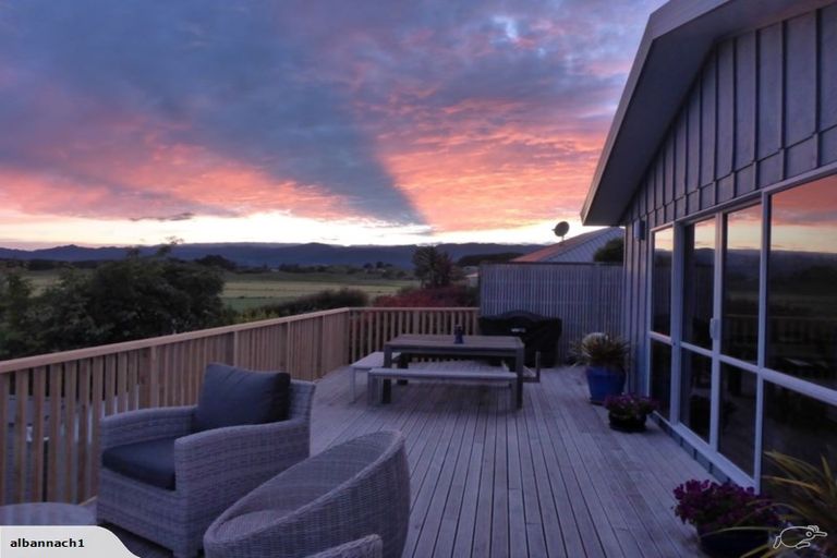 Photo of property in 9 Sand Dune Grove, Waikawa Beach, Levin, 5573
