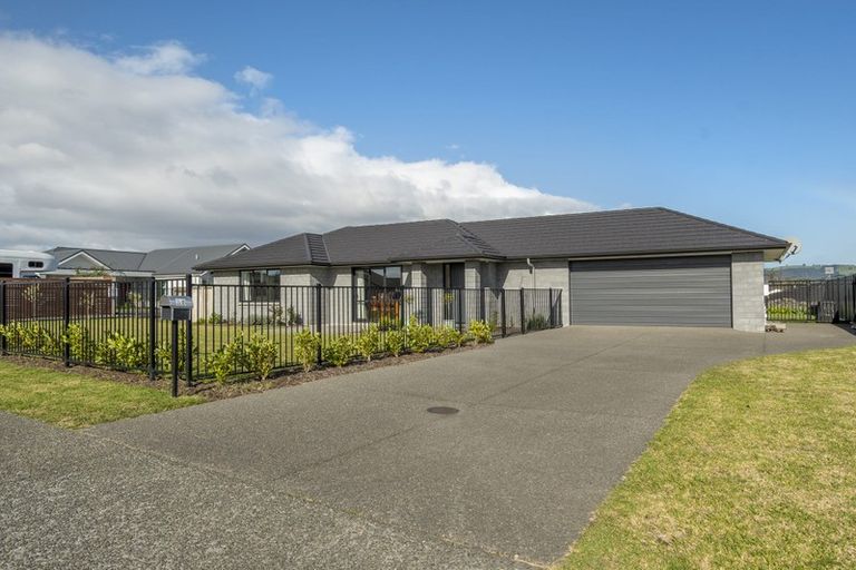 Photo of property in 15 Greystone Place, Omokoroa, 3114
