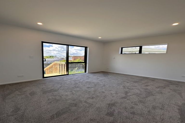 Photo of property in 59b Totara Road, Te Atatu Peninsula, Auckland, 0610