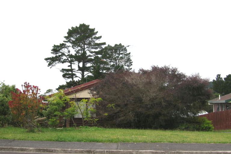 Photo of property in 13 Kotinga Avenue, Glen Eden, Auckland, 0602