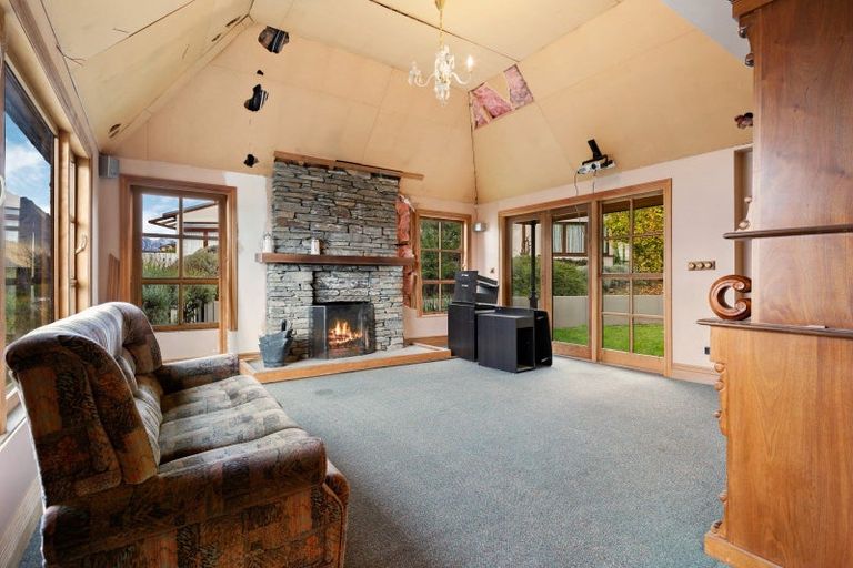 Photo of property in 8 Aspen Grove, Fernhill, Queenstown, 9300