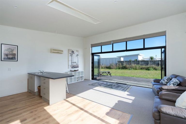 Photo of property in 11 Via Aroha, Waitarere Beach, Levin, 5510