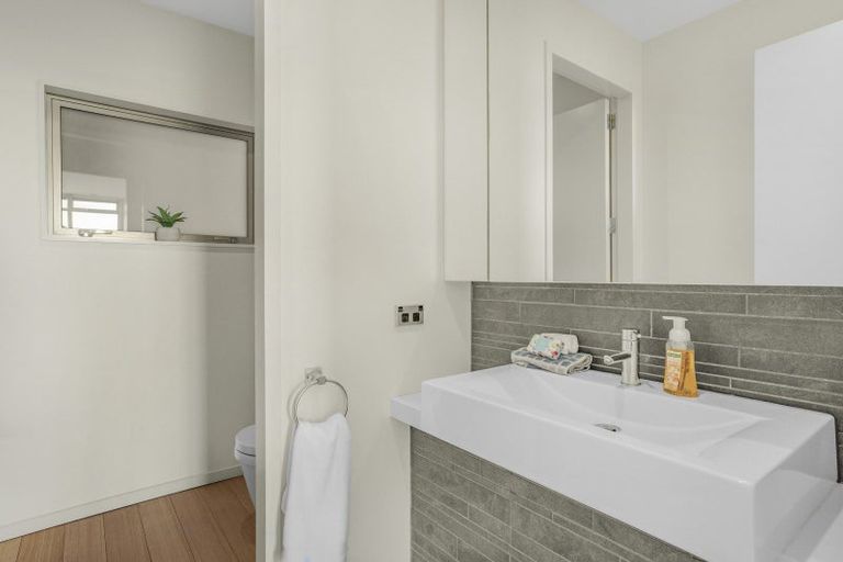 Photo of property in 13a Walter Road, Lowry Bay, Lower Hutt, 5013