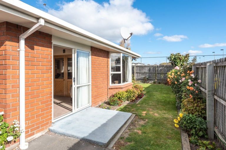 Photo of property in 41a Sawyers Arms Road, Northcote, Christchurch, 8052