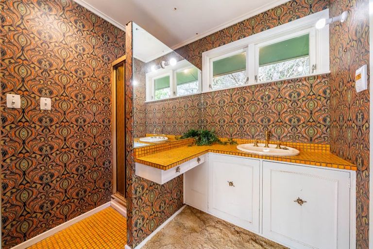 Photo of property in 99 Pinehaven Road, Pinehaven, Upper Hutt, 5019