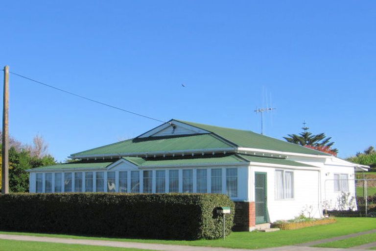 Photo of property in 25 Linklater Avenue, Foxton Beach, Foxton, 4815