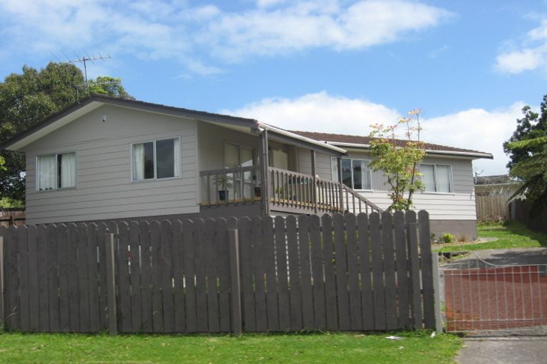 Photo of property in 44 Moncrieff Avenue, Clendon Park, Auckland, 2103