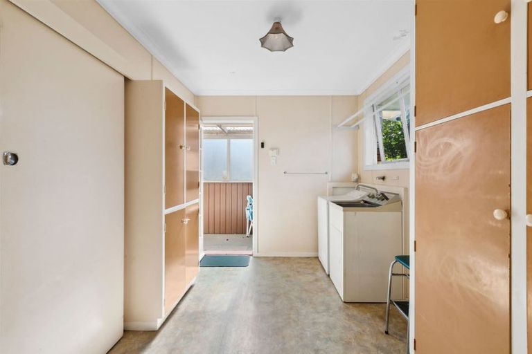 Photo of property in 241 Mangorei Road, Merrilands, New Plymouth, 4312