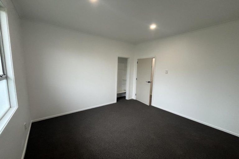 Photo of property in 8 Wallath Road, Westown, New Plymouth, 4310