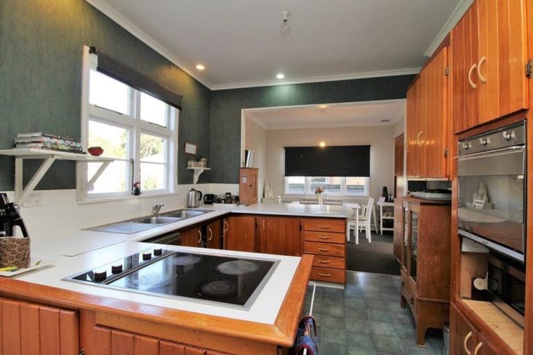 Photo of property in 24 Rewa Street, Takaro, Palmerston North, 4412