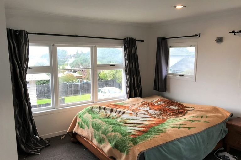 Photo of property in 9 Covil Avenue, Te Atatu South, Auckland, 0610
