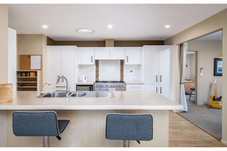 Photo of property in 15 Alderton Drive, Kerikeri, 0230