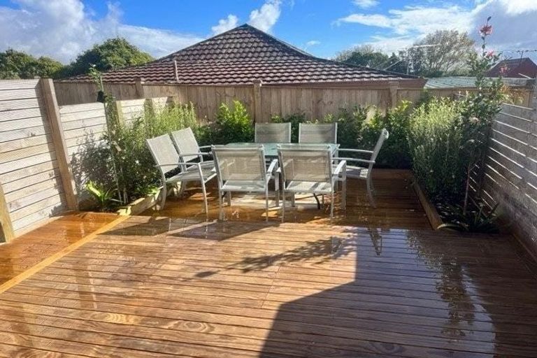 Photo of property in 3/60 Highland Drive, Highland Park, Auckland, 2010