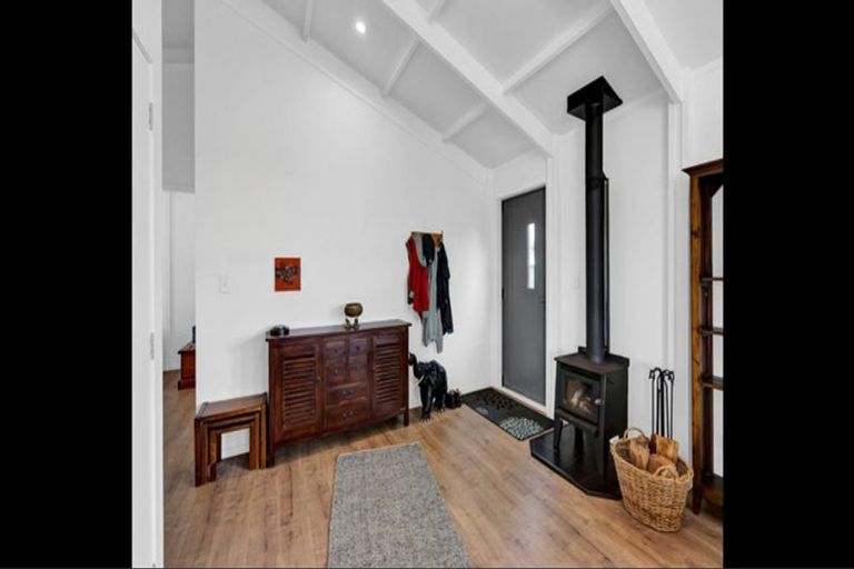 Photo of property in 11 Tasman Street, Opunake, 4616