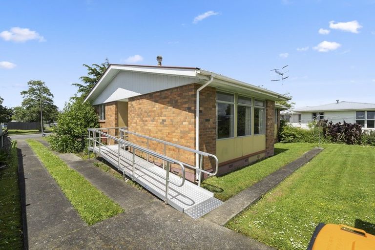 Photo of property in 48 Monowai Place, Westbrook, Palmerston North, 4412