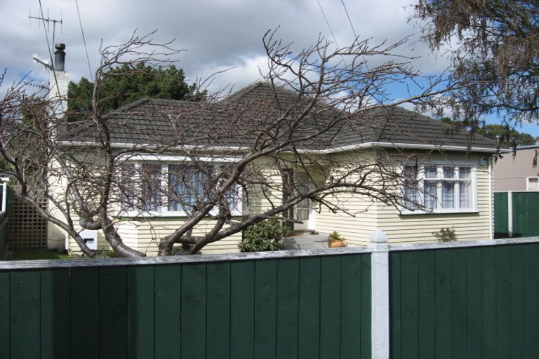 Photo of property in 11 Stanley Street, Wainuiomata, Lower Hutt, 5014