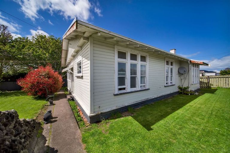 Photo of property in 50 Collins Street, Hawera, 4610