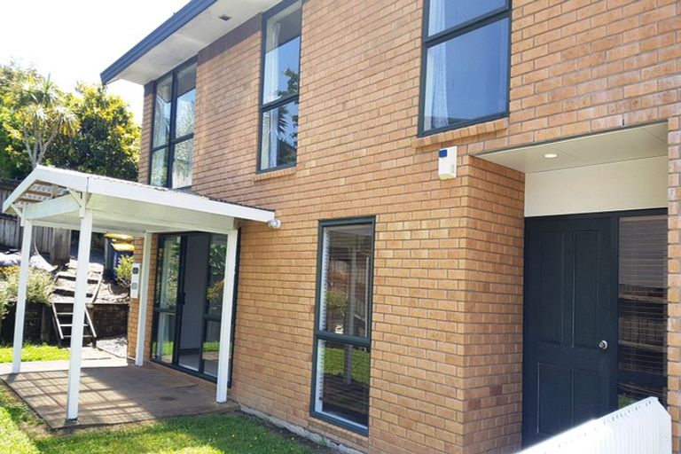 Photo of property in 1/58 Arran Road, Browns Bay, Auckland, 0630