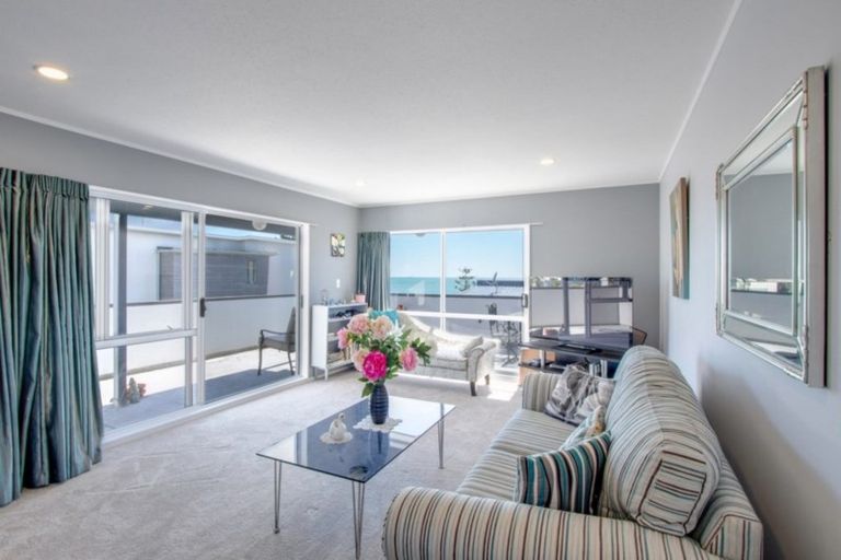 Photo of property in 2/29 The Esplanade, Westshore, Napier, 4110