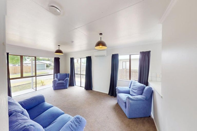 Photo of property in 5 Newton Place, Westbrook, Palmerston North, 4412