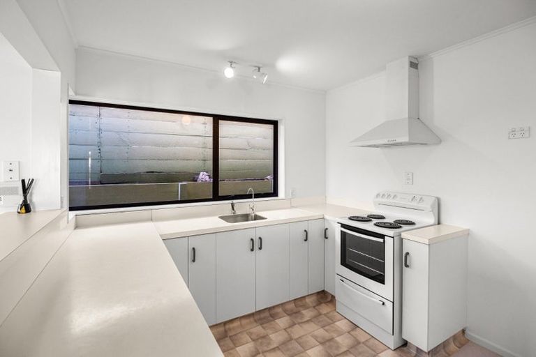 Photo of property in 4/476 Devon Street East, Strandon, New Plymouth, 4312
