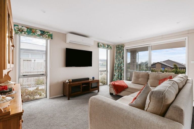 Photo of property in 44 Ridge Drive, Omokoroa, 3114