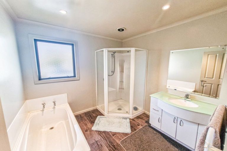 Photo of property in 5 Mcfeely Street, Tuatapere, 9620