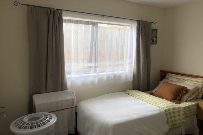 Photo of property in 29b Edgewater Drive, Pakuranga, Auckland, 2010