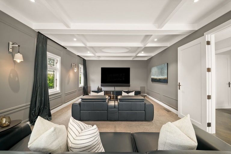 Photo of property in 39 Maungakiekie Avenue, Greenlane, Auckland, 1051