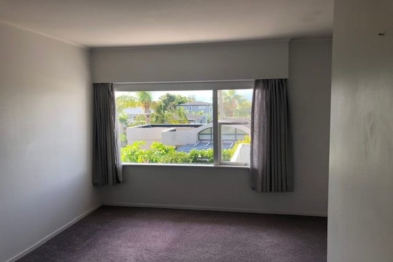 Photo of property in 1/37 Parr Terrace, Castor Bay, Auckland, 0620