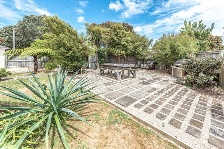 Photo of property in 6 Taranaki Street, Saint Johns Hill, Whanganui, 4501