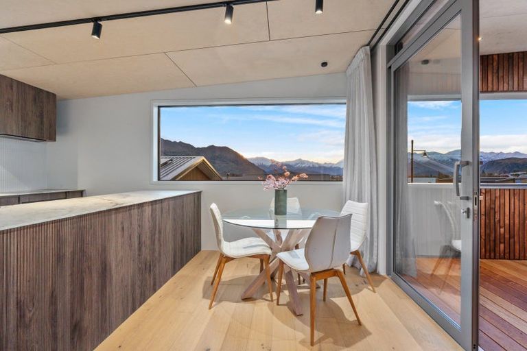 Photo of property in 7 Tuke Lane, Wanaka, 9305