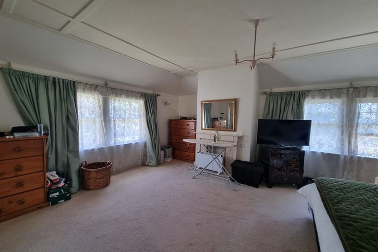 Photo of property in 19 Fitzherbert Terrace, Thorndon, Wellington, 6011