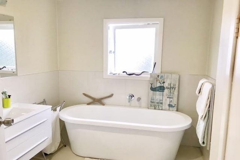 Photo of property in 75 Park Rise, Campbells Bay, Auckland, 0630