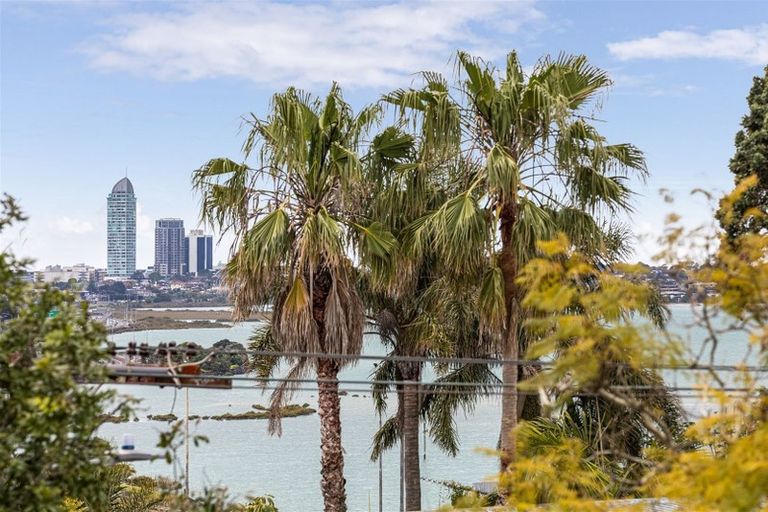 Photo of property in 60 Princes Street, Northcote Point, Auckland, 0627