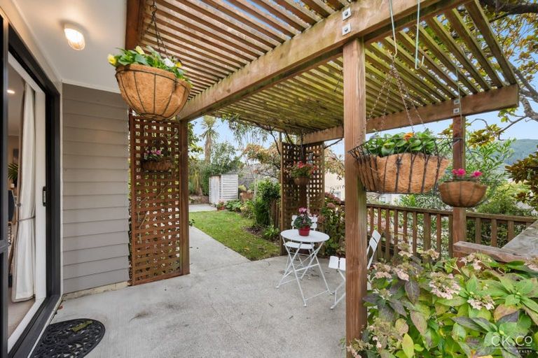 Photo of property in 32a Dowling Grove, Silverstream, Upper Hutt, 5019