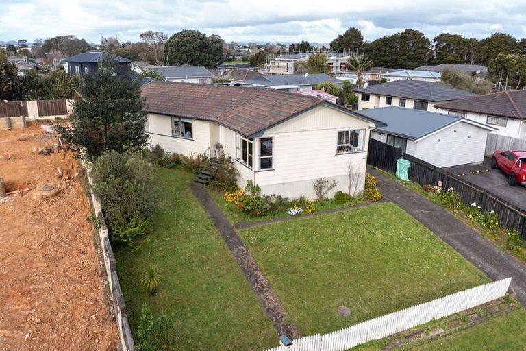 Photo of property in 16 Volante Avenue, Wattle Downs, Auckland, 2103